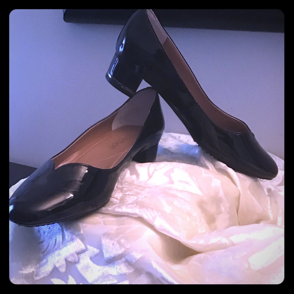 Black Patent Leather  Pumps J. Renee Bambalina 7W